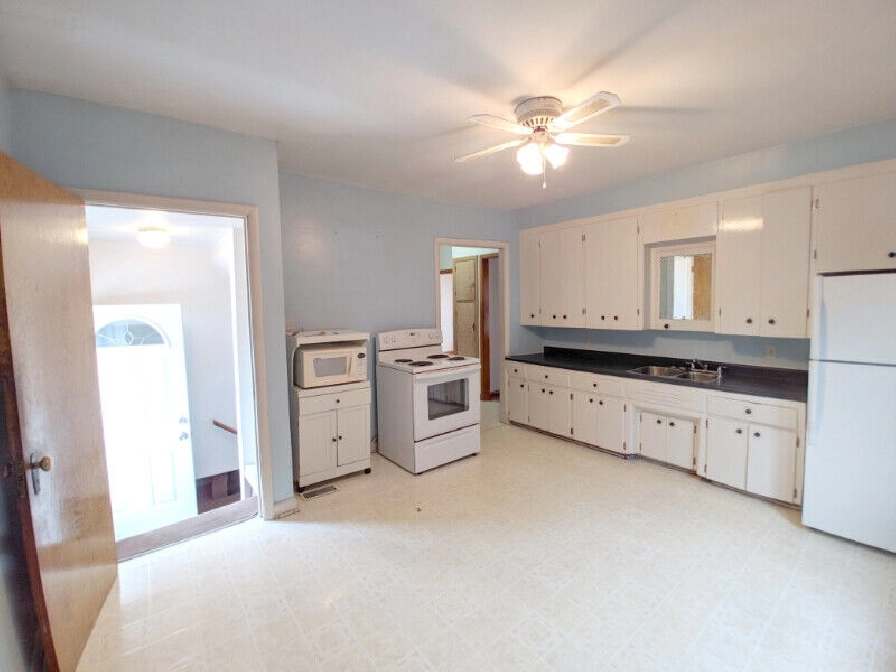 4 Bedroom House For Rent In Transcona In Winnipeg Mb Apartments Condos For Rent