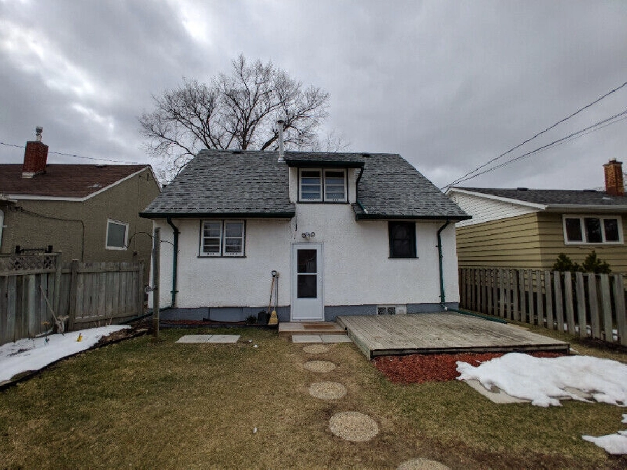 4 Bedroom House For Rent In Transcona In Winnipeg Mb Apartments Condos For Rent