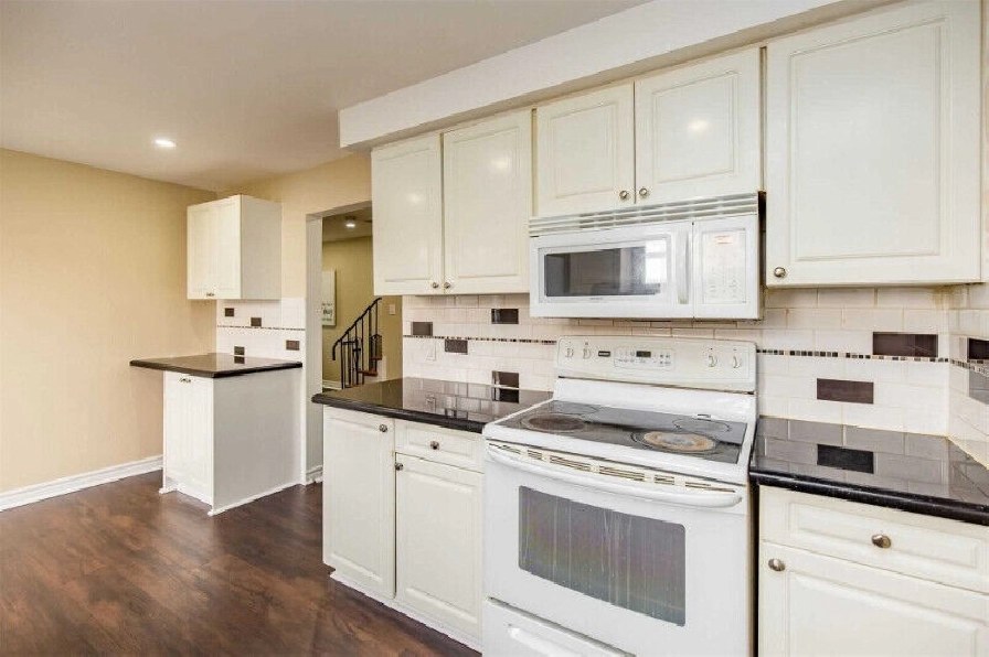 1 Upper Level Room For Rent In Brampton From Sep 14 1 Girl Only In Mississauga Peel Region On Room Rentals Roommates 1 Upper Level Room For Rent In Brampton From Sep 14 1 Girl Only In Mississauga Peel Region On Room Rentals Roommates