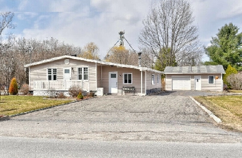 GARAGE 26X24 P.! Charmante maison à vendre à St-Thomas! Image# 1