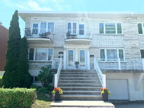 Superbe grand triplex à vendre 624-628 12e Avenue, LaSalle Image# 1