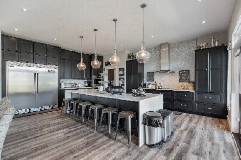 House for Sale - 106 Rock Pointe Crescent (Pilot Butte) Image# 1