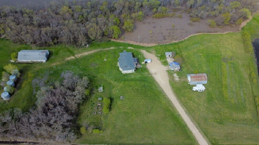 spectacular waterfront acreage in winnipeg,mb - houses for sale