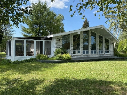 Chalet au Lac du Portage, Sainte-Paule G0J 3C0 Image# 1