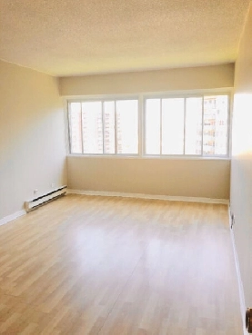 4 1/2 Large Condo in Ville St-Laurent ALL INCLUDED