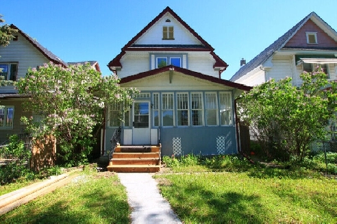 (FOR SALE) 465 St Johns Avenue Large Starter Home! Image# 1