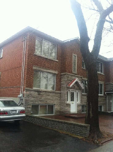 Big Triplex with excellent Revenue in Ahuntsic (Great Location ) Image# 1
