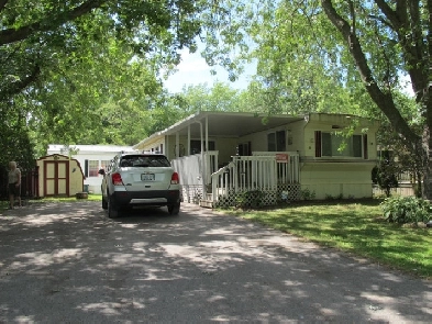 Trailer for Sale on Site at Rideau Acres Image# 1