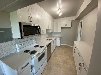 333 Wellington Crescent - Newly renovated - 2 Bed 1 Bath Image# 1