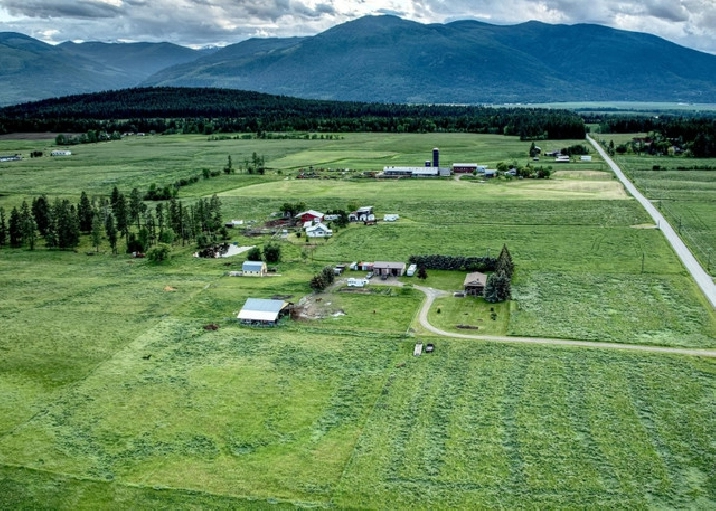 farm for sale in creston - 19.5 acres - 4 bdr, 3 bath home, shop in calgary,ab - houses for sale