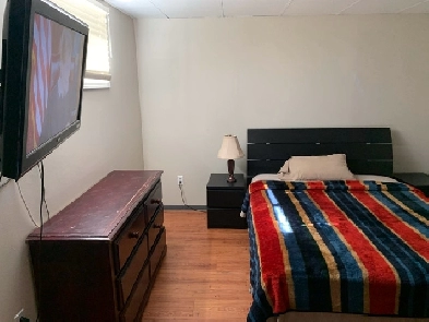 Furnished & Move-in Ready Room Image# 1
