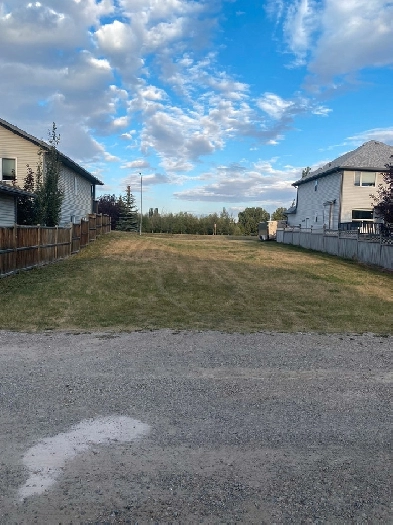 Walk Out Lot for Sale in Strathmore Image# 1