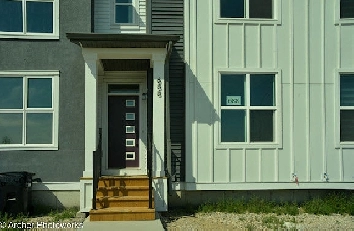 3 bedroom   Finished basement Townhouse - Calgary NE