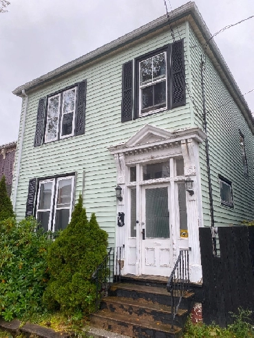 Room for sublet near Dalhousie and Halifax Infirmary Image# 1