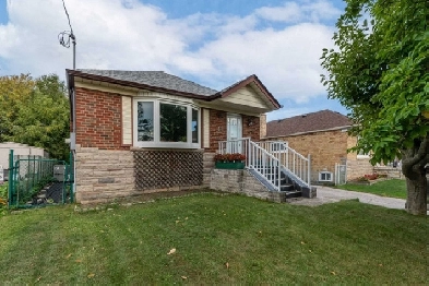 TORONTO 3 BED HOUSE! PRICED TO SELL! VIEW IT TODAY! Image# 1