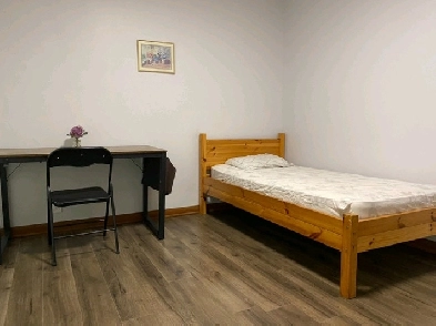 (URGENT) FURNISHED Room available VERY near UofM Image# 1