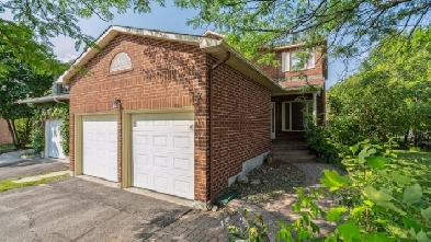 Beautiful detached 4 bed home for rent in Kanata Image# 1