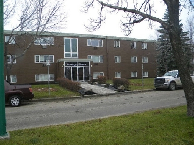 MONTEGO MANOR 383 GERTRUDE AVENUE LARGE 1 BEDROOM Image# 1