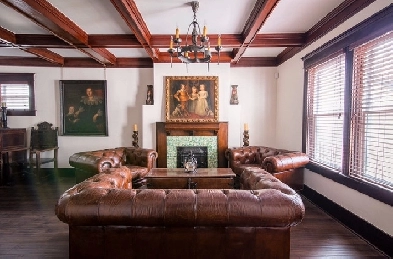 Stunning executive furnished 5 bedroom home Image# 1