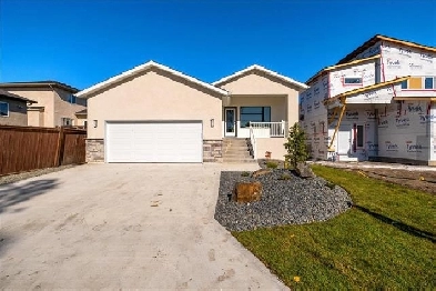 15 Cindy Klassen Way Image# 1