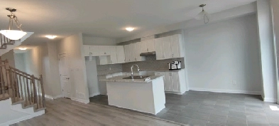 Brand new townhouse in central Barrhaven Image# 1
