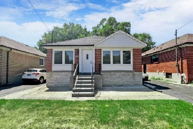 WARDEN/ELLESMERE 3 BED HOUSE! 2 BED BASEMENT APARTMENT! FOR SALE Image# 1