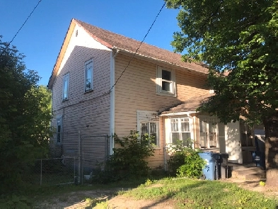 Duplex rental income approximately $26000 Image# 1