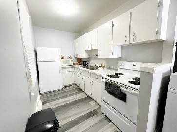 11 Harding A - CHFR - Spacious 2 Bedroom UPTOWN!