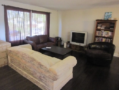 Fully Furnished Couch $70.00/week Penbrooke - Utls/Int Included Image# 1