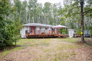 Fantastic 1 bedroom cabin with guest house! 103 Sturgeon Drive Image# 1