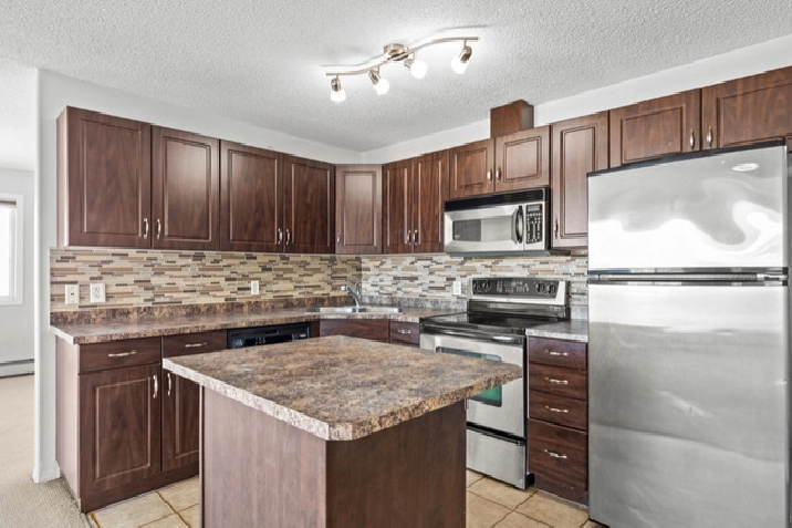 2 BED 2 BATH | Clareview LRT Station | Move-In ASAP in City of Toronto,ON - Apartments & Condos for Rent
