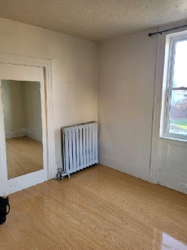 1  BEDROOM APARTMENT