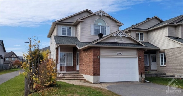 Orleans.3 bedroom Single family home . Excellent location! in Ottawa,ON - Apartments & Condos for Rent