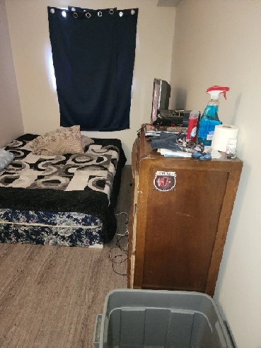 Looking for roommate for 1 year lease starting August 1st Image# 1