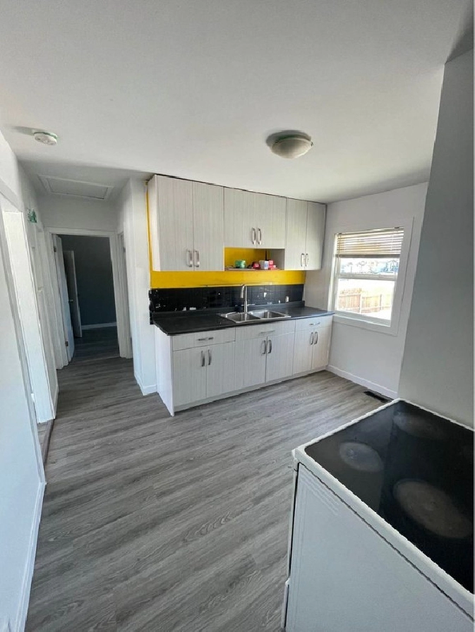 2 Beds 1 Bath Den (Single Family Home) in Edmonton,AB - Apartments & Condos for Rent