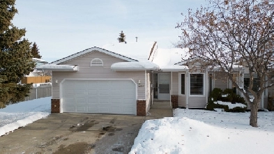 Bungalow 45  Complex in Millwoods $270,000 Image# 1