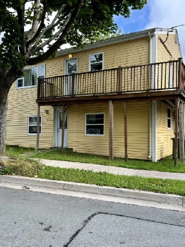 Rental investment opportunity, over/under duplex Image# 1