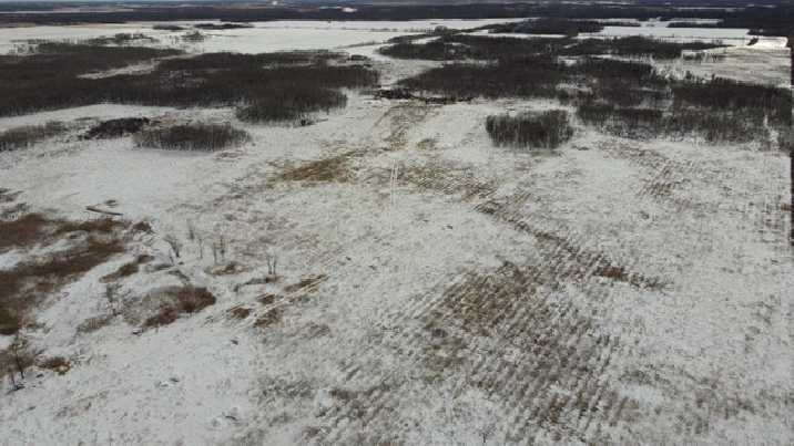 LOOKING FOR COUNTRY ACREAGE? Look no further! in Winnipeg,MB - Land for Sale