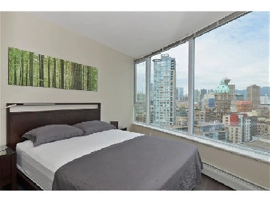 Vancouver Downtown fantastic Ocean and Mountain view one bedroom Image# 10
