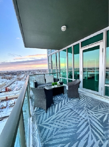 New reno furnished exec downtown 2B/2B condo with views, access Image# 1
