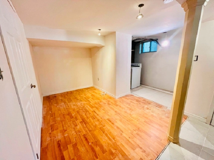 Basement For Rent in City of Toronto,ON - Apartments & Condos for Rent