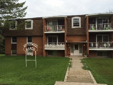 Two Bedroom Apartment Applewood Manor Image# 1