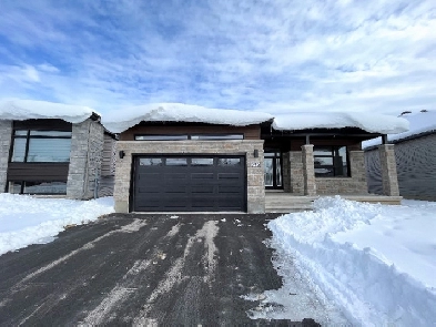 EXIT Realty Matrix - 645 Conservation, Casselman Image# 1