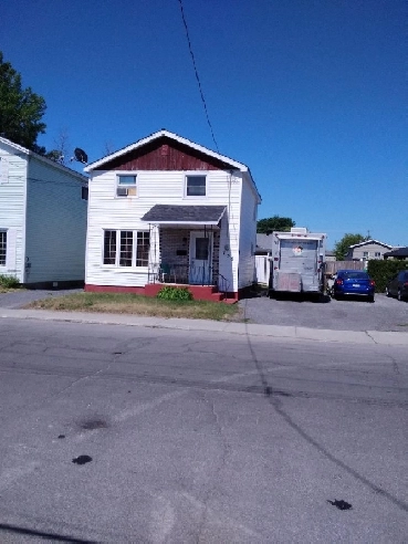 Beautiful House by owner for sale in Hawkesbury Ontario. Image# 1