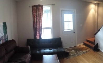 Big Beautiful Room in the Heart Centretown PRIME LOCATION Image# 1