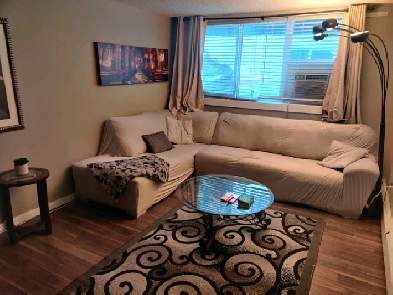 Fully Furnished 2 Bedroom Condo! Great East Location! Image# 1