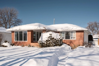 OPEN HOUSE THIS WEEKEND IN WEST KILDONAN! Image# 1