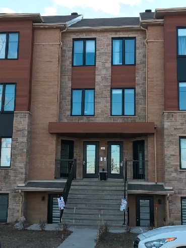 À LOUER CONDO 41/2 DIX30 BROSSARD Image# 1
