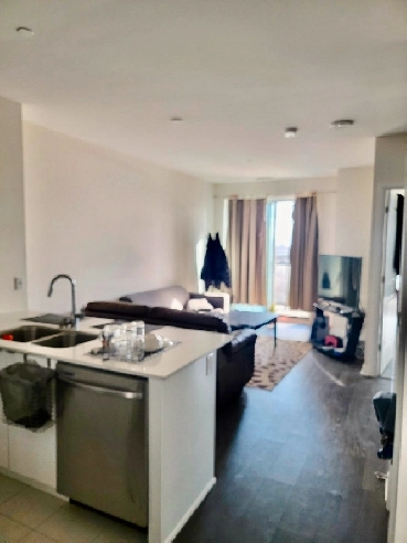 1 Bedroom   Den $2450 - 2min to all major HWY’s and shopping