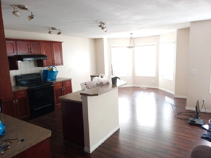 House For Rent Immediately Available in Saddleridge in Calgary,AB - Apartments & Condos for Rent